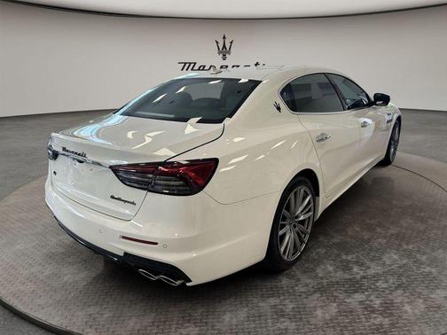 2024 Maserati Quattroporte Modena Ultima Q4