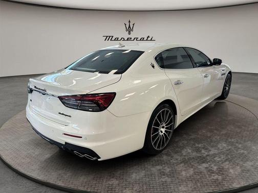 2024 Maserati Quattroporte Modena Ultima Q4