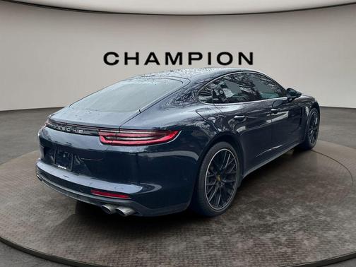 2017 Porsche Panamera 4S