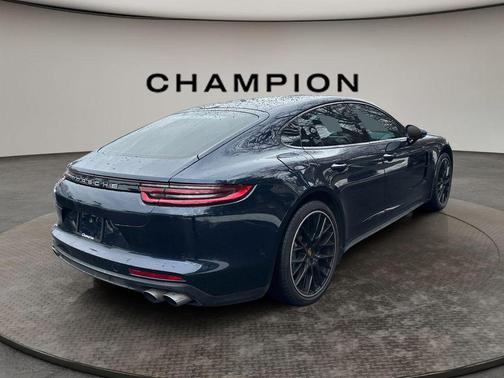 2017 Porsche Panamera 4S