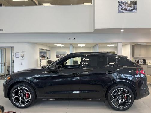 2024 Alfa Romeo Stelvio Veloce AWD