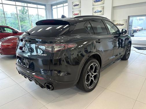2024 Alfa Romeo Stelvio Veloce AWD