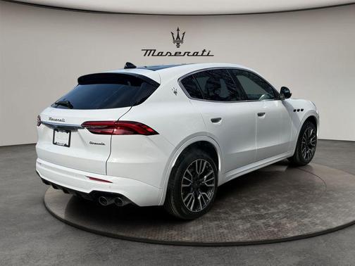 White 2025 Maserati Grecale Base