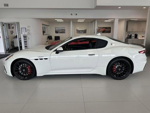 2024 Maserati GranTurismo Trofeo