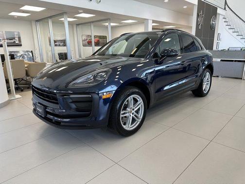 2022 Porsche Macan Base