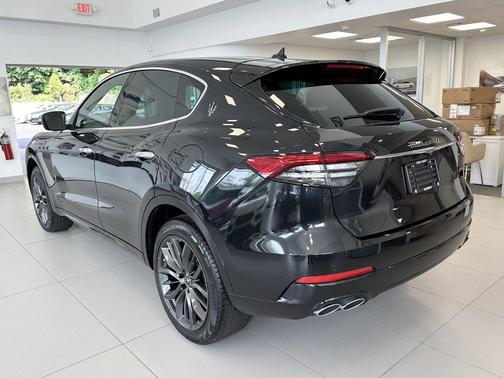 2024 Maserati Levante GT Ultima