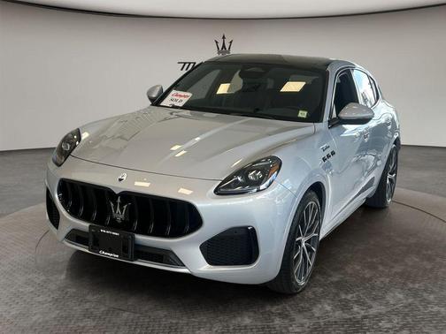 Bianco Astro Metallic 2026 Maserati Grecale Modena