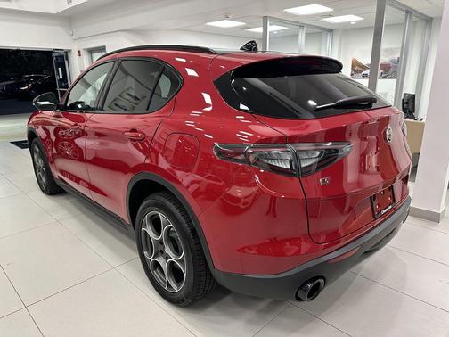 2024 Alfa Romeo Stelvio Ti