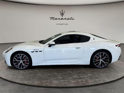 Bianco Solid 2024 Maserati GranTurismo Modena