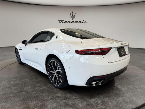 Bianco Solid 2024 Maserati GranTurismo Modena