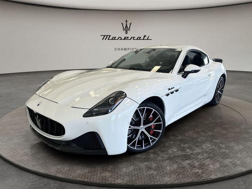 Bianco Solid 2024 Maserati GranTurismo Modena