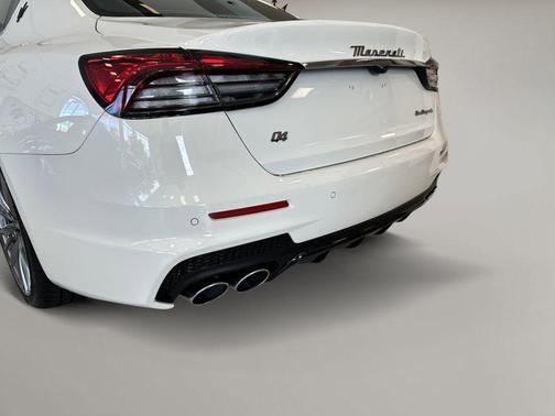 2024 Maserati Quattroporte Modena Ultima Q4