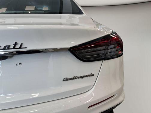 2024 Maserati Quattroporte Modena Ultima Q4