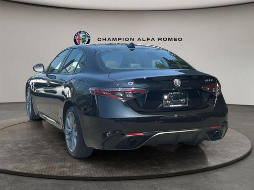 Vulcano Black Metallic 2025 Alfa Romeo Giulia AWD