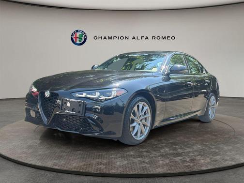 Vulcano Black Metallic 2025 Alfa Romeo Giulia AWD