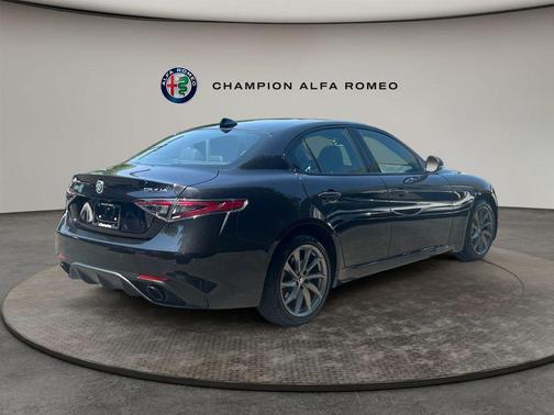 Vulcano Black Metallic 2025 Alfa Romeo Giulia AWD