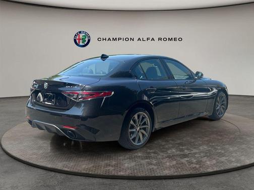 Vulcano Black Metallic 2025 Alfa Romeo Giulia AWD