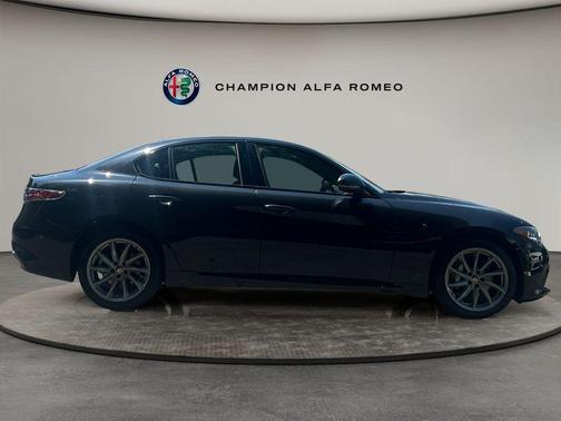Vulcano Black Metallic 2025 Alfa Romeo Giulia AWD