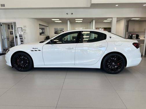 2023 Maserati Ghibli Modena Q4
