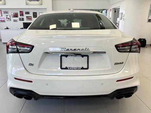 2023 Maserati Ghibli Modena Q4