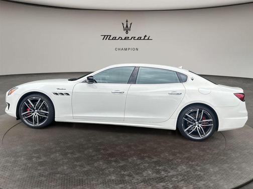 Bianco 2024 Maserati Quattroporte Modena Ultima Q4