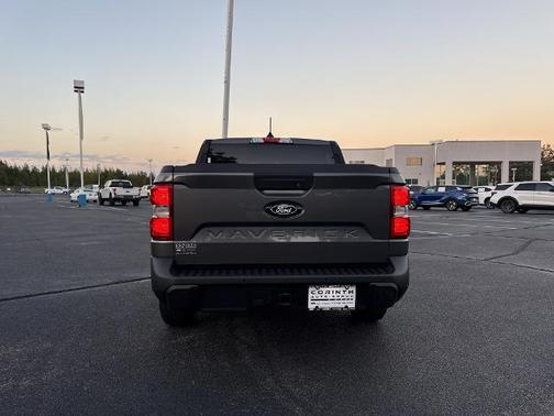 CARBONIZED GRAY METALLIC 2025 Ford Maverick XLT