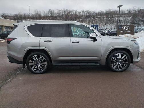 2026 Lexus LX 700h Luxury