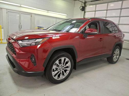 2025 Toyota RAV4 XLE Premium
