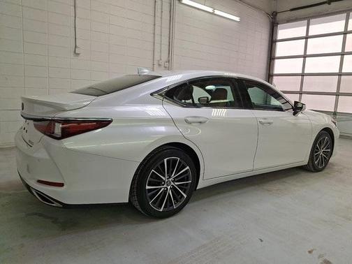 2022 Lexus ES 350 Base