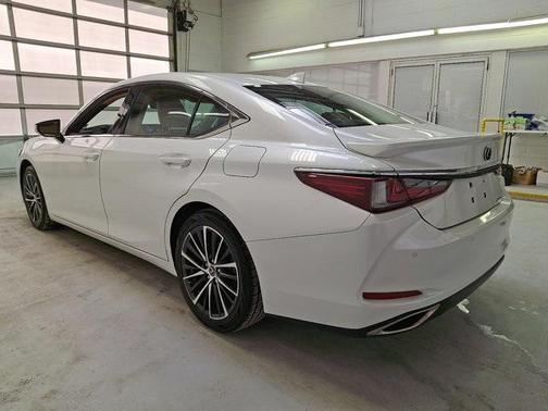 2022 Lexus ES 350 Base