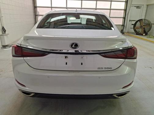 2022 Lexus ES 350 Base