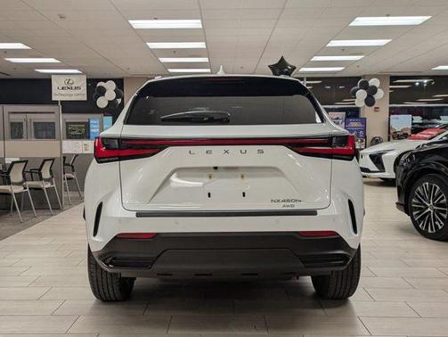 2026 Lexus NX 450h+ Luxury