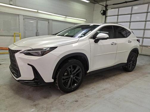 2022 Lexus NX 450h+ Luxury