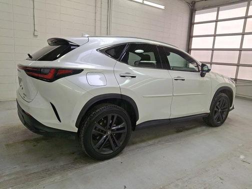 2022 Lexus NX 450h+ Luxury