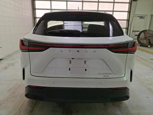 2022 Lexus NX 450h+ Luxury