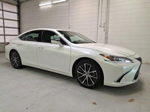 White Pearl 2024 Lexus ES 350 Base
