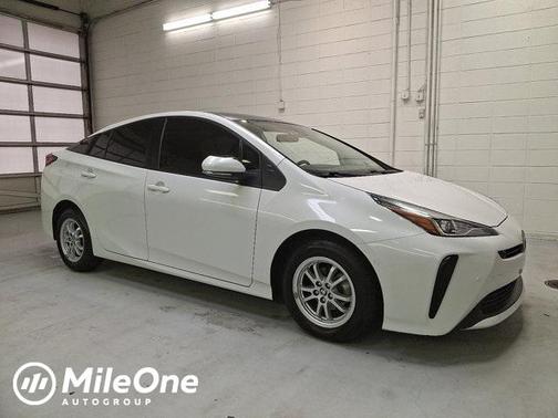 2021 Toyota Prius LE