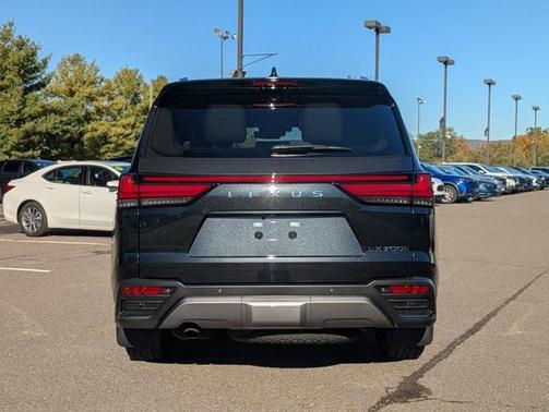 2025 Lexus LX 700h Overtrail