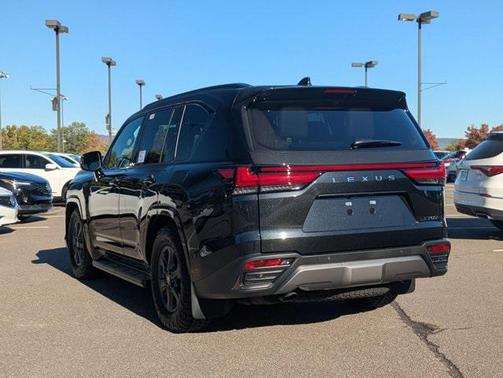 2025 Lexus LX 700h Overtrail