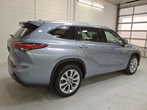2022 Toyota Highlander Limited