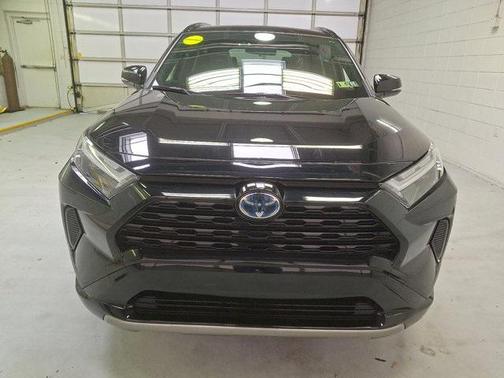 2023 Toyota RAV4 Hybrid SE