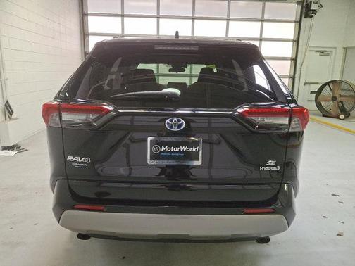 2023 Toyota RAV4 Hybrid SE