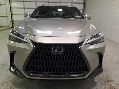 2022 Lexus NX 450h+ Luxury