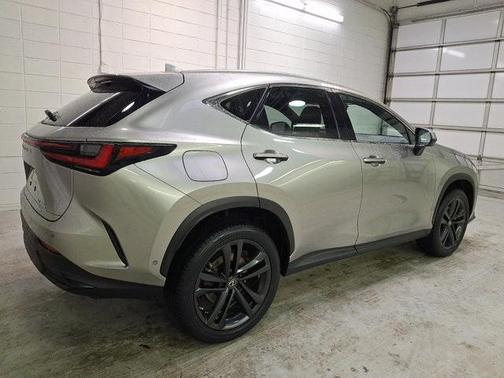 2022 Lexus NX 450h+ Luxury