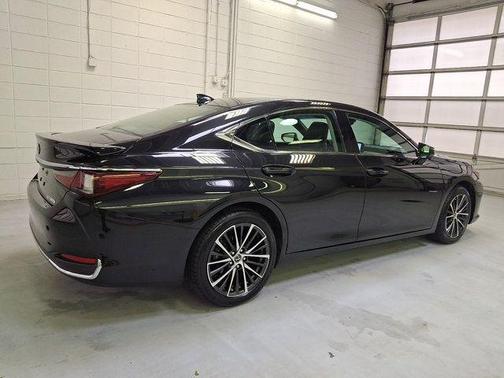 Caviar 2024 Lexus ES 300h Base