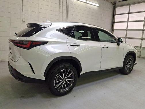 White Pearl 2025 Lexus NX 350h Luxury