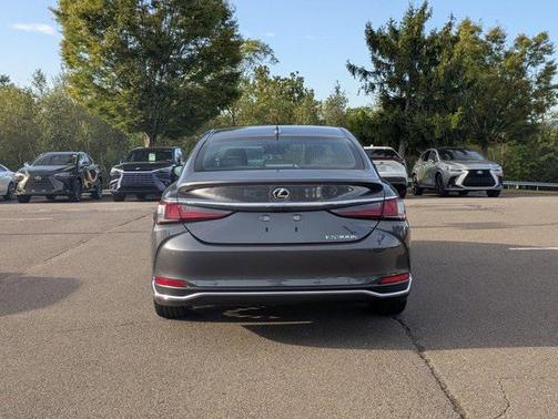 2025 Lexus ES 300h Base