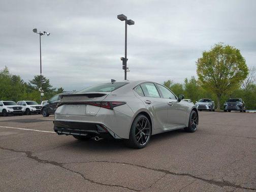 Wind 2026 Lexus IS 350 Base