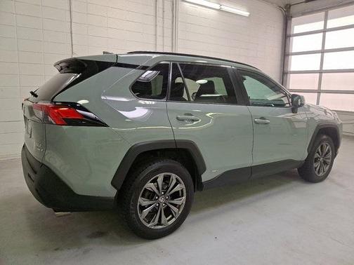 2022 Toyota RAV4 Hybrid XLE Premium
