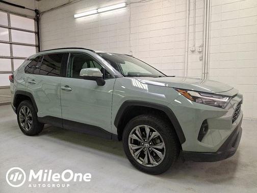 2022 Toyota RAV4 Hybrid XLE Premium